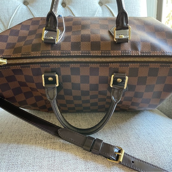 Authentic Louis Vuitton Speedy Bandouliere 35 - Picture 5 of 16